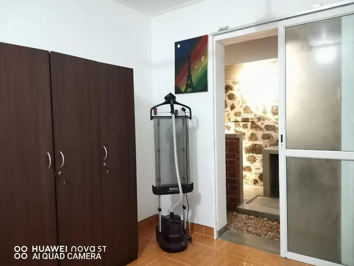 Bee Cottage نيجومبو شقة